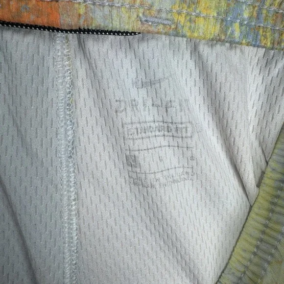 Boys Nike Dri-Fit Colorful Tie Dye Splatter Training Shorts Large SMALL STAIN - Picture 9 of 9